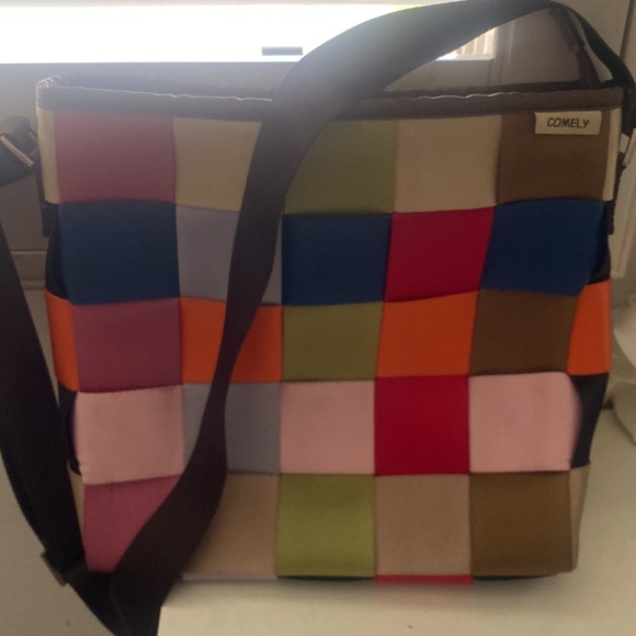 Comely Crossbody - Picture 2 of 6